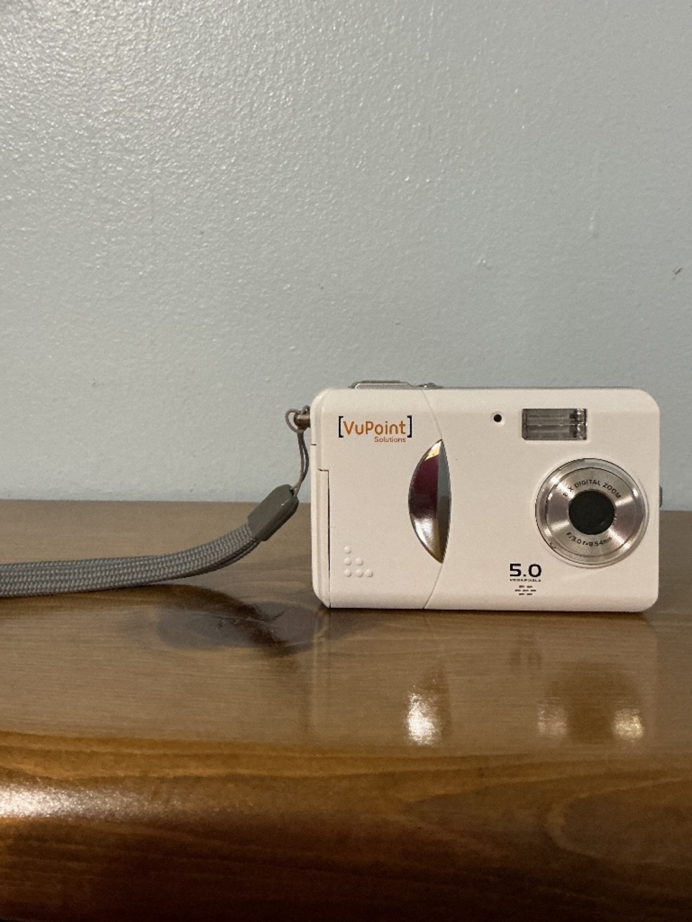 Y2K VuPoint Solutions 5.0 Megapixels White Digital Camera